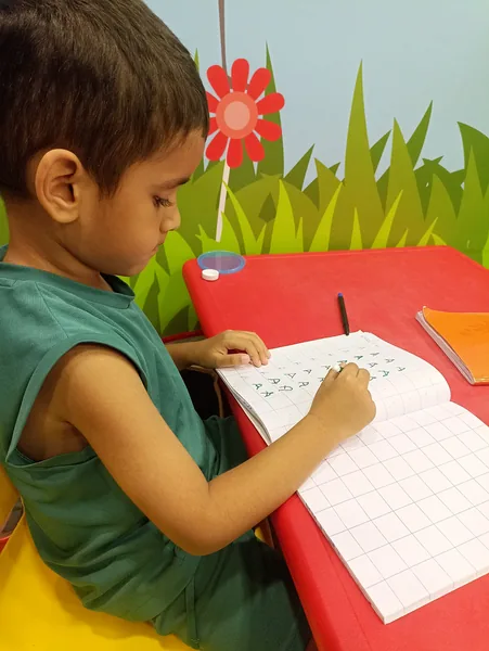 Kocoon Junior Ahmedabad mein special education session
